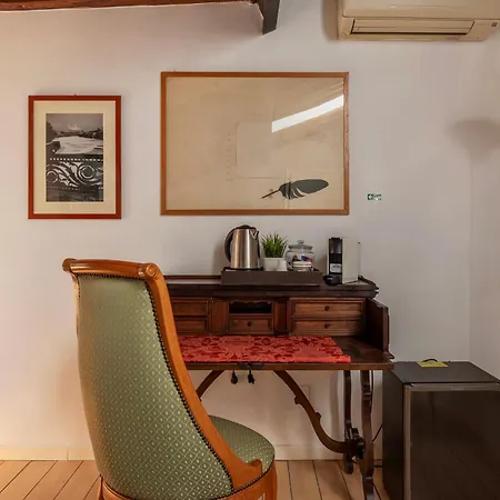 White With Bathroom And Shared Terrace * Rome