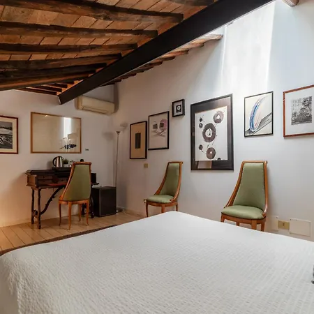 Alloggio in famiglia White With Bathroom And Shared Terrace