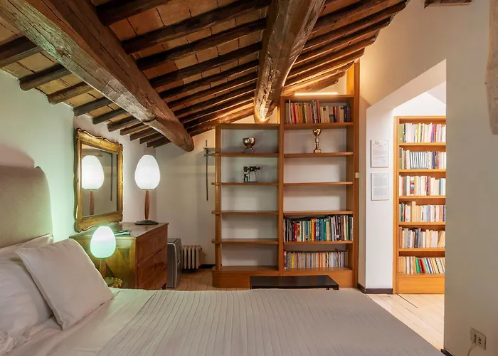 White With Bathroom And Shared Terrace Séjour chez l'habitant
